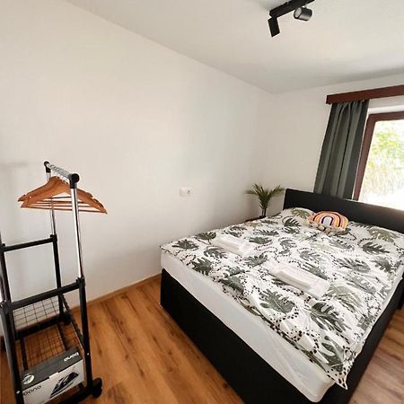 Perfekte Lage! Ganze Wohnung Burgblick Residenz Sankt Veit an der Glan Bagian luar foto