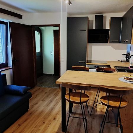 Perfekte Lage! Ganze Wohnung Burgblick Residenz Sankt Veit an der Glan Bagian luar foto