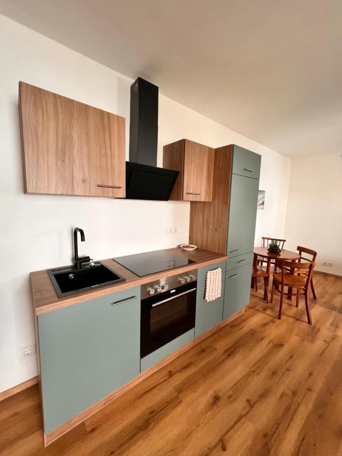 Perfekte Lage! Ganze Wohnung Burgblick Residenz Sankt Veit an der Glan Bagian luar foto