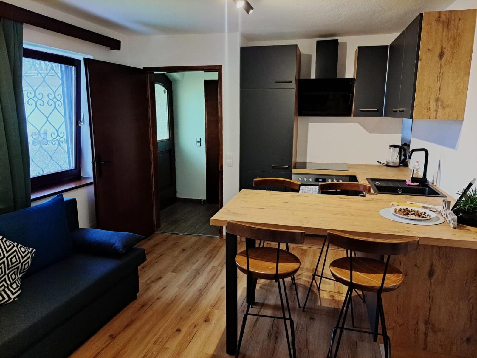 Perfekte Lage! Ganze Wohnung Burgblick Residenz Sankt Veit an der Glan Bagian luar foto
